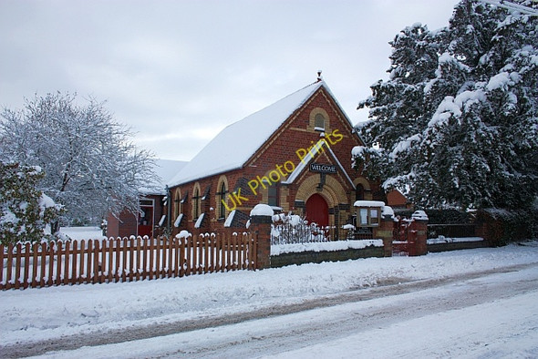 Photo 6"x4" Upper Welland Methodist Chapel in the snow Marl Bank c2010