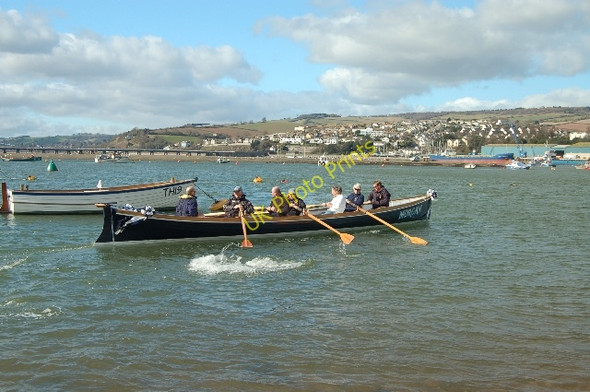 Photo 6"x4" Catching a Crab. Teignmouth c2009