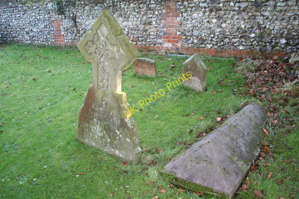 Photo 6"x4" Graves by the wall Brightwell-cum-Sotwell c2010