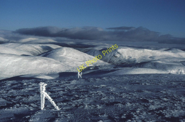 Photo 6"x4" Ice encrusted fence posts near summit of Glas Tulaichean Glas Tulaichean c1985