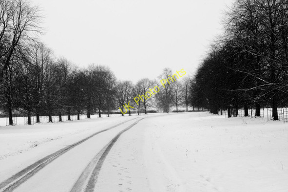 Photo 6"x4" Tissington approach in the snow Fenny Bentley c2010