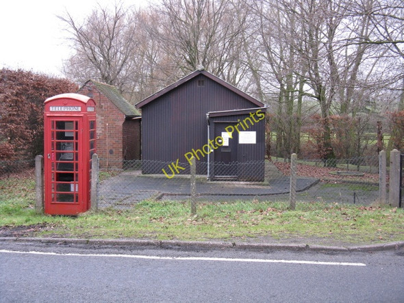 Photo 6"x4" Warmingham - Telephone Box & Exchange Warmingham c2010