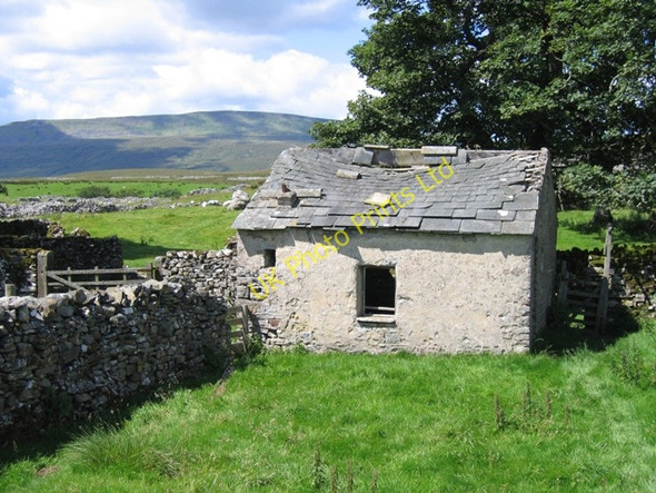 Photo 6"x4" The old wash-house at Thorns, and the Ribble Way Ribble Head\/SD7779 c2007