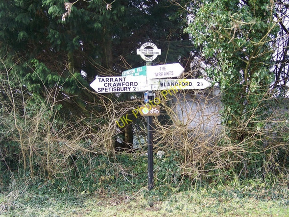 Photo 6"x4" Finger post, Tarrant Crawford Charlton Marshall c2010