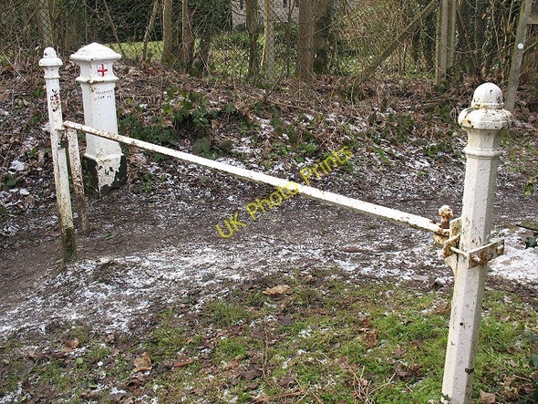 Photo 6"x4" Coal Tax post no. 136 Tadworth c2010