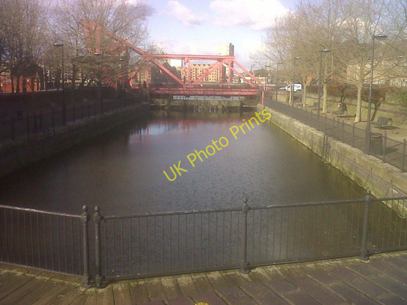 Photo 6"x4" Leaving Surrey Water Stepney\/TQ3481 c2010