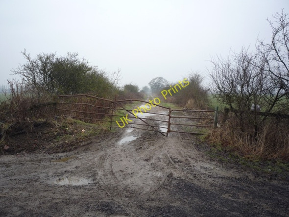 Photo 6"x4" Gated track off Newlands Lane Upper Poppleton c2010
