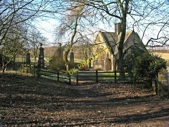Photo 6"x4" Gate Lodge Heanor c2006