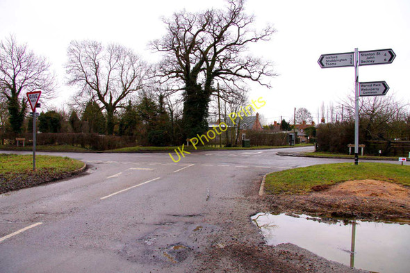Photo 6"x4" Looking south at the crossroads in Worminghall Worminghall c2010