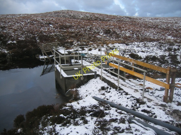 Photo 6"x4" Loch Ionadagro Dam Tolstadh bho Thuath c2010