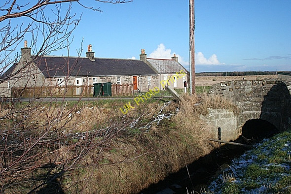 Photo 6"x4" Cottages near East Mains Quarrywood c2010