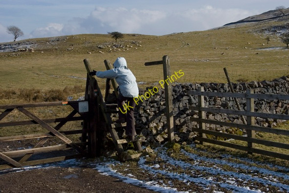 Photo 6"x4" Footpath to Stainforth Town Head\/SD7768 c2010