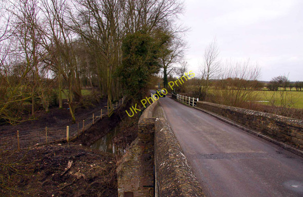 Photo 6"x4" The road to Tiddington from Ickford Bridge Draycot c2010
