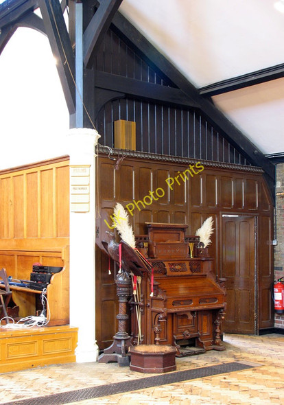 Photo 6"x4" St Gabriel, Havant Road, Walthamstow, London E17 - Interior Walthamstow c2004