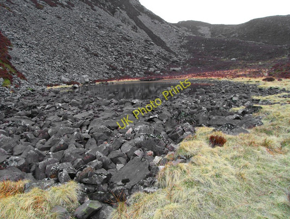 Photo 6"x4" The shore of Llyn Cwmhosan Rhinog Fach c2010