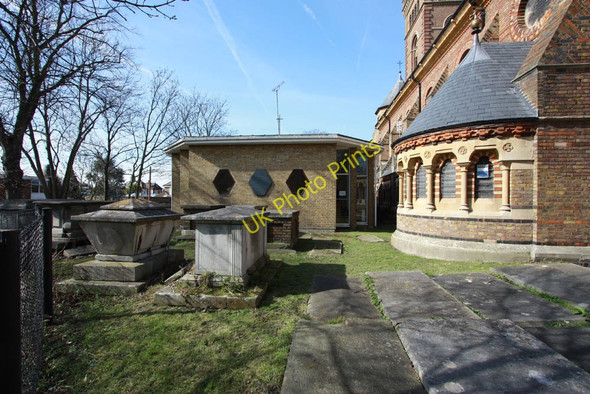 Photo 6"x4" St Mary, St Mary's Road, South Ealing, London W5 - Churchyard Ealing c2010