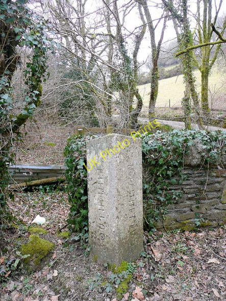 Photo 6"x4" Boundary Stone at Bearland Bridge Haye Fm\/SX3469 c2010