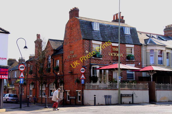 Photo 6"x4" The Victoria in Walton Street Oxford\/SP5106 c2010