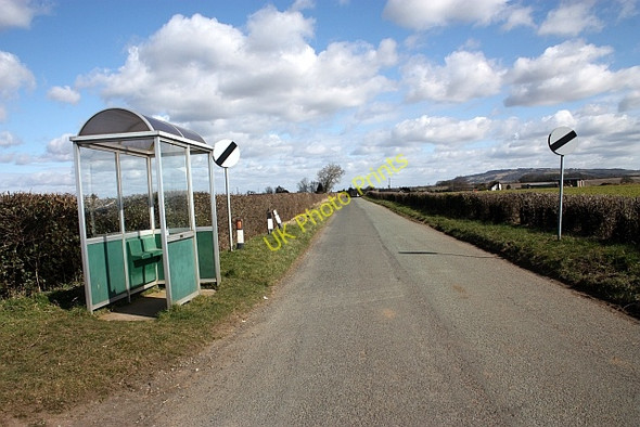 Photo 6"x4" Naunton bus shelter Naunton\/SO8739 c2010