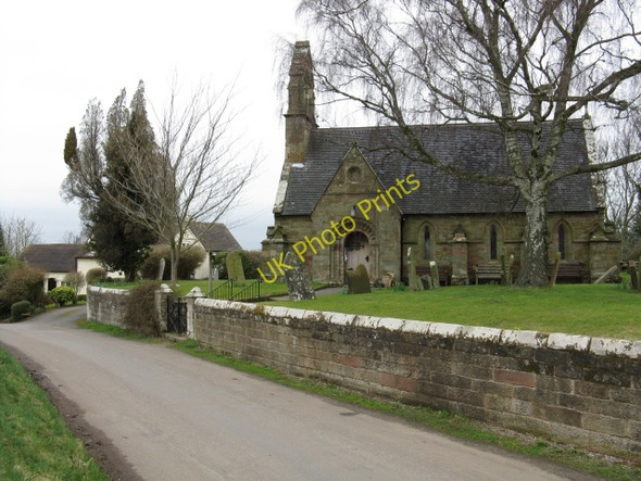 Photo 6"x4" Elmbridge Church From The Village Lane Broad Alley c2010