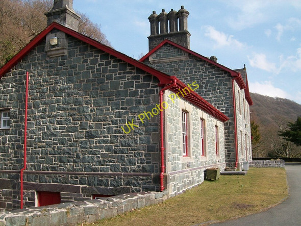Photo 6"x4" Dinorwig Quarry Hospital from the west Llanberis c2010