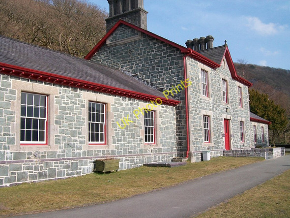 Photo 6"x4" Ysbyty Chwarel Dinorwig Quarry Hospital Llanberis c2010