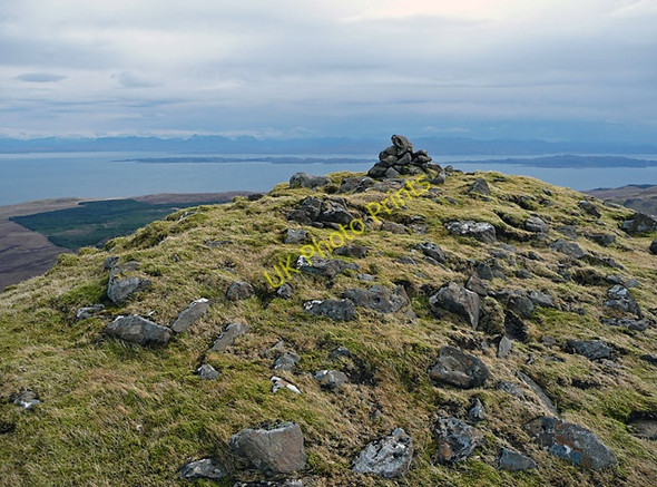 Photo 6"x4" Cairn on Sgurr a' Mhadaidh Ruaidh Lealt\/NG5060 c2010