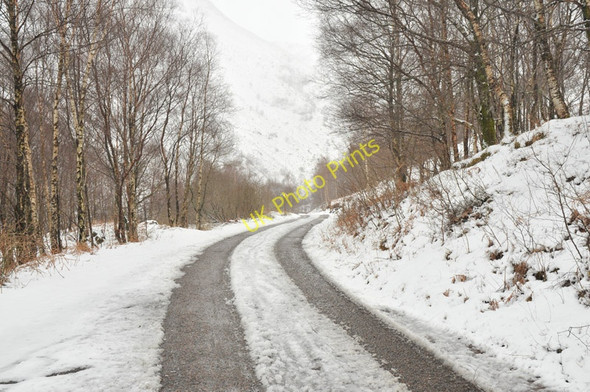 Photo 6"x4" Glen Nevis in wintery weather Uamh Showhairle (Cave) c2010