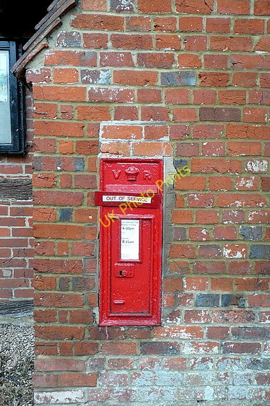 Photo 6"x4" Victorian postbox, Hunton Hunton\/SU4839 c2010