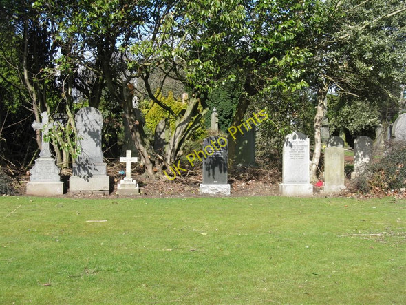 Photo 6"x4" A sunny spot in Linlithgow Cemetery Linlithgow c2010