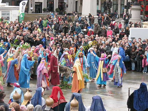 Photo 6"x4" Trafalgar Square passion play: the Triumphal Entry London c2010