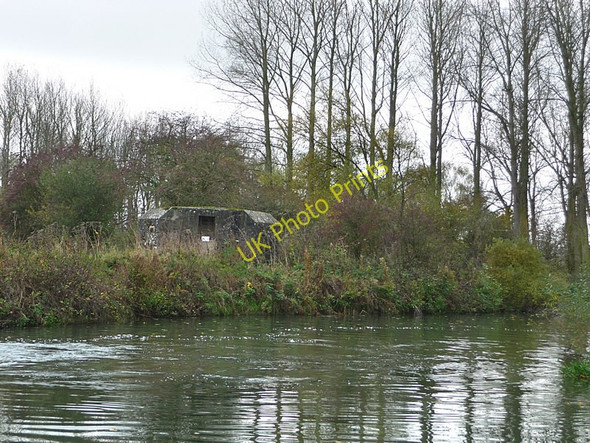 Photo 6"x4" Pillbox beside the River Thames, near Buckland Chimney c2009