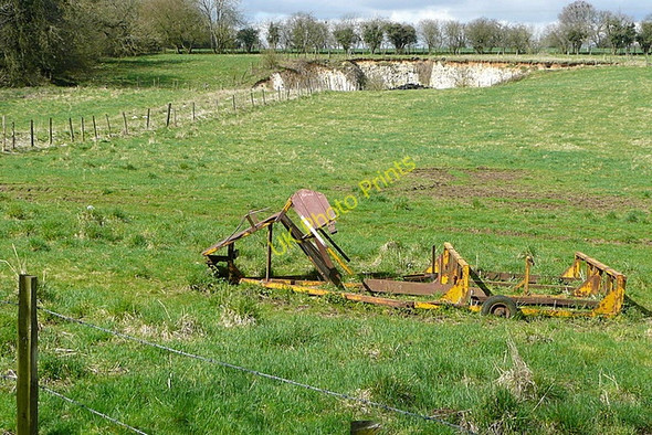 Photo 6"x4" Chalk pit at Lee Farm Nashes Green c2010