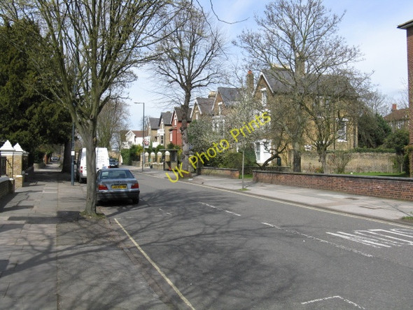 Photo 6"x4" Kew Gardens Road Brentford c2010
