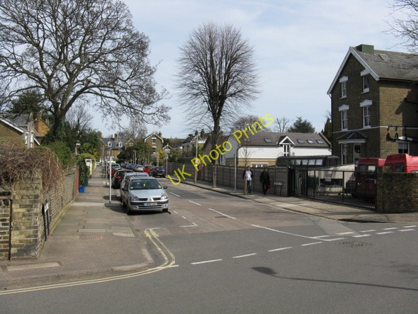 Photo 6"x4" Kew - Princes Road Brentford c2010