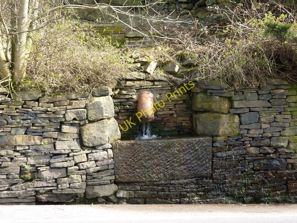 Photo 6"x4" Stone trough, Ripponden New Bank Barkisland c2010