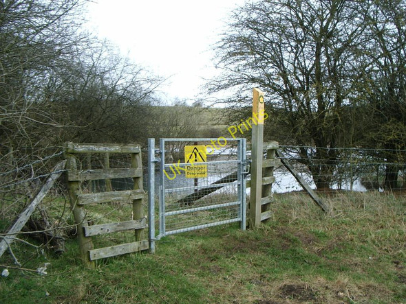 Photo 6"x4" Gated access to footpath north Gibbet Hill\/SP5280 c2010