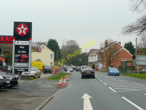 Photo 6"x4" Worcester Road, B4090 Droitwich c2010