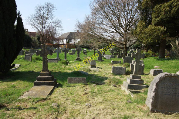 Photo 6"x4" St John the Evangelist, Old Coulsdon, Surrey - Churchyard Coulsdon c2010