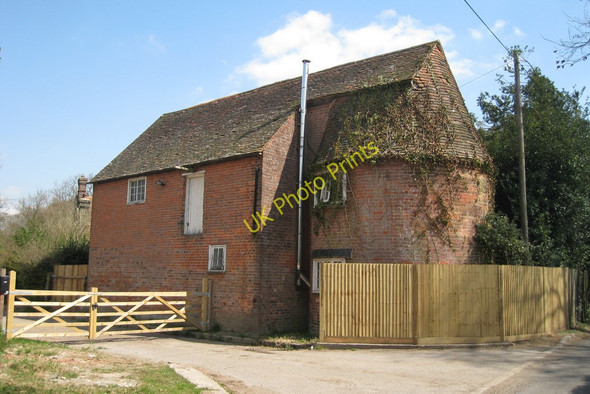 Photo 6"x4" Oast House at Wellgrove Farm, Kings Toll Road, Pembury, Kent Henwood Green c2010