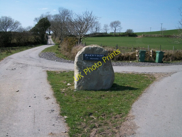 Photo 6"x4" Road past Braich-y-Saint farm Criccieth c2010