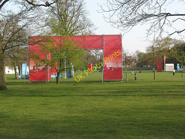 Photo 6"x4" Preparing for the London Marathon (4) Greenwich\/TQ3977 c2010