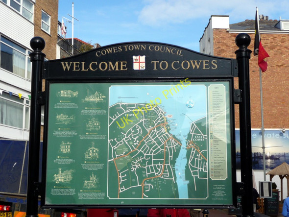 Photo 6"x4" Welcome to Cowes Notice Board, Cowes, Isle of Wight Cowes c2009