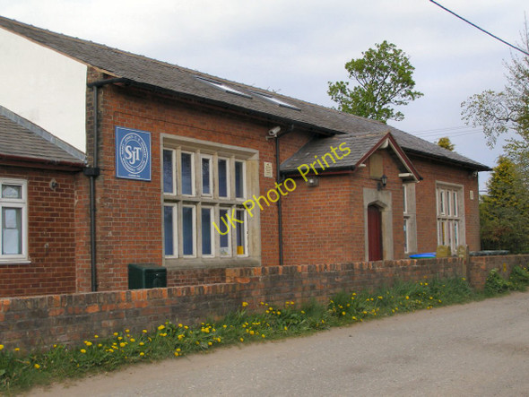 Photo 6"x4" St John's CE Primary School, Thornham Lane. Royton c2010