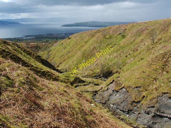 Photo 6"x4" The glen of the Red Burn Craigendoran c2010