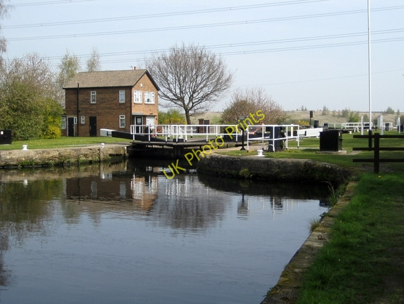 Photo 6"x4" Birkwood Lock, Aire And Calder Navigation Bottom Boat c2010