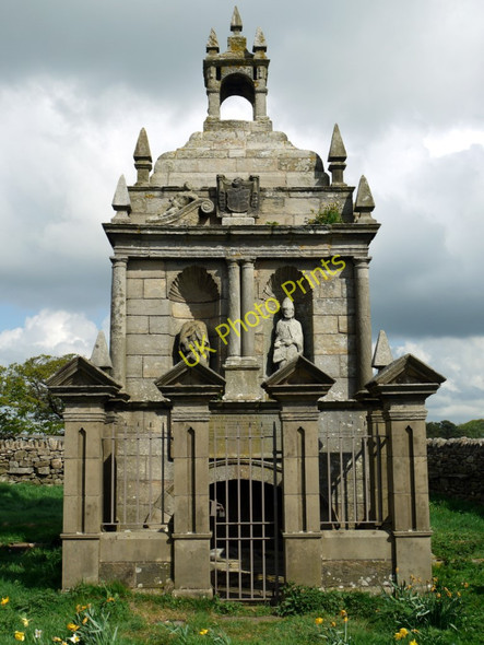 Photo 6"x4" Hopper Mausoleum, Greymare Hill Shotleyfield c2010
