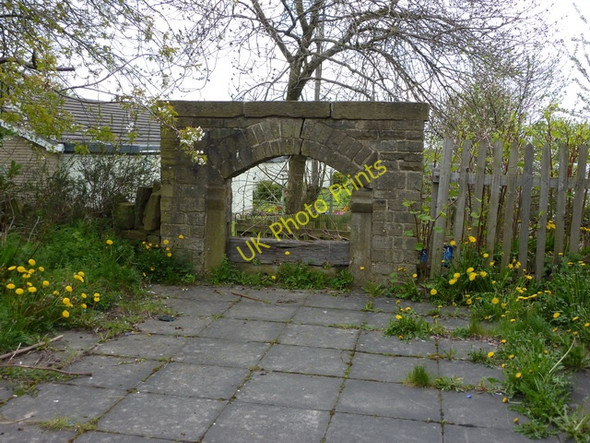Photo 6"x4" Nothing much has changed Elland c2010