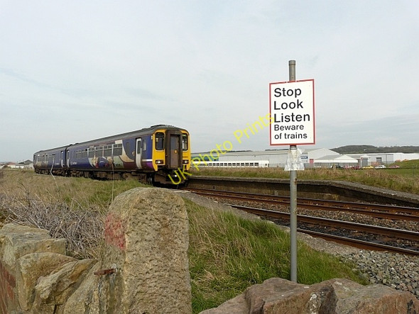 Photo 6"x4" Beware of trains St Helens\/NY0132 c2010