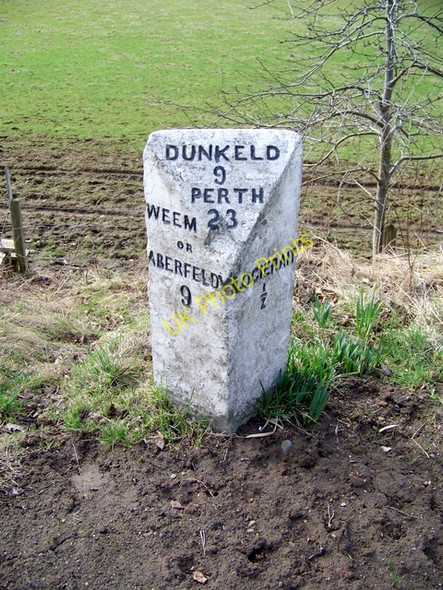Photo 6"x4" Milestone near Logierait Ballinluig\/NN9752 c2010
